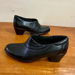 Clarks Bendables Black Leather Ankle Boots -Size 5.5